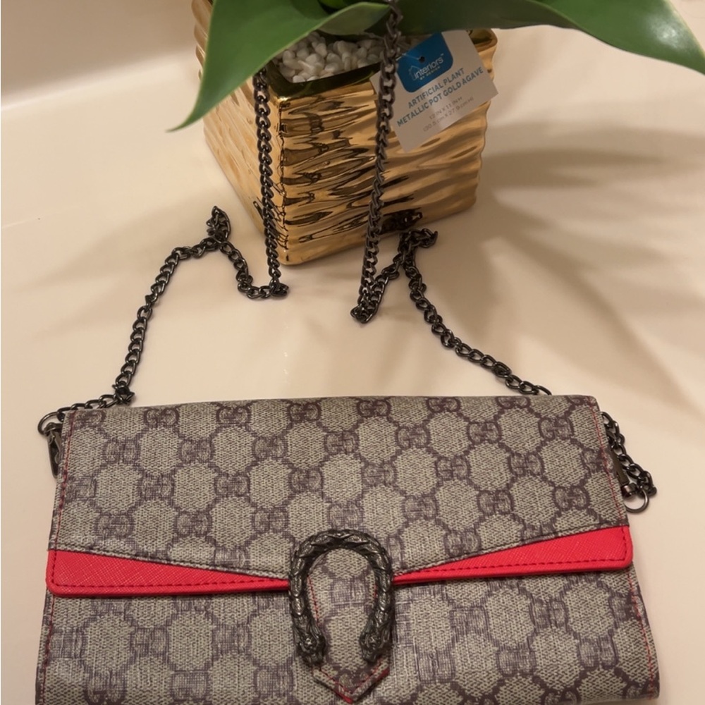 Very fashion   Red and Gray Crossbody Bag with Chain Strap